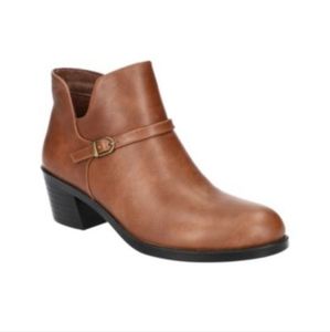 Easy Street Heeled Boots Brown 7.5